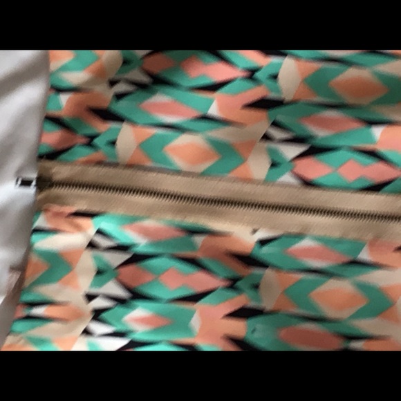 Forever 21 Geometric Shift dress - Picture 5 of 7